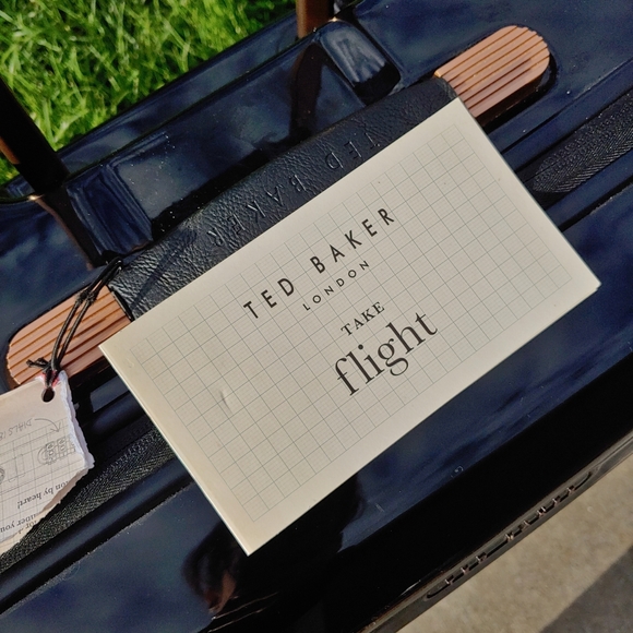 Ted Baker London 24" Rolling Spinner Suitcase - Picture 5 of 8